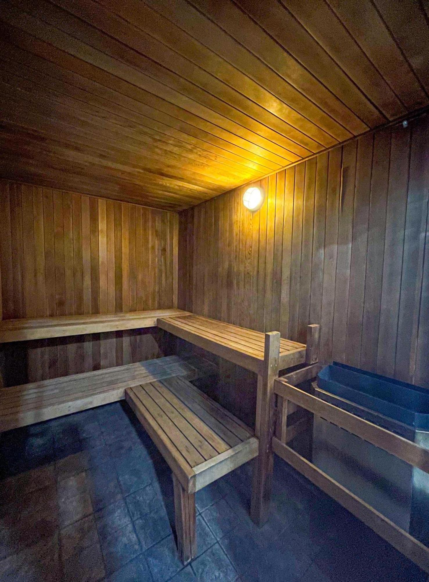 Alpenglow Lodge Family Studio With Murphy Bed By Mva Whistler Luaran gambar